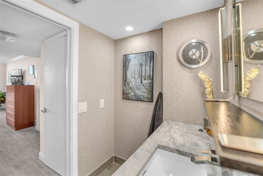 4015 W Palm Aire Drive, Unit 703, Pompano Beach, FL 33069 Photo