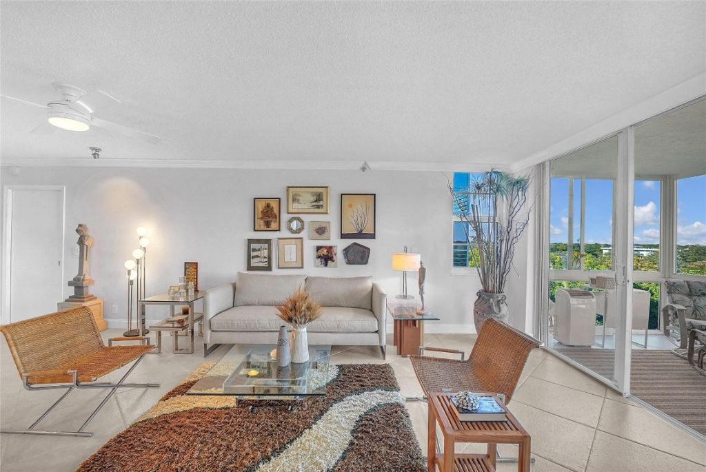 4015 W Palm Aire Drive, Unit 703, Pompano Beach, FL 33069 Photo