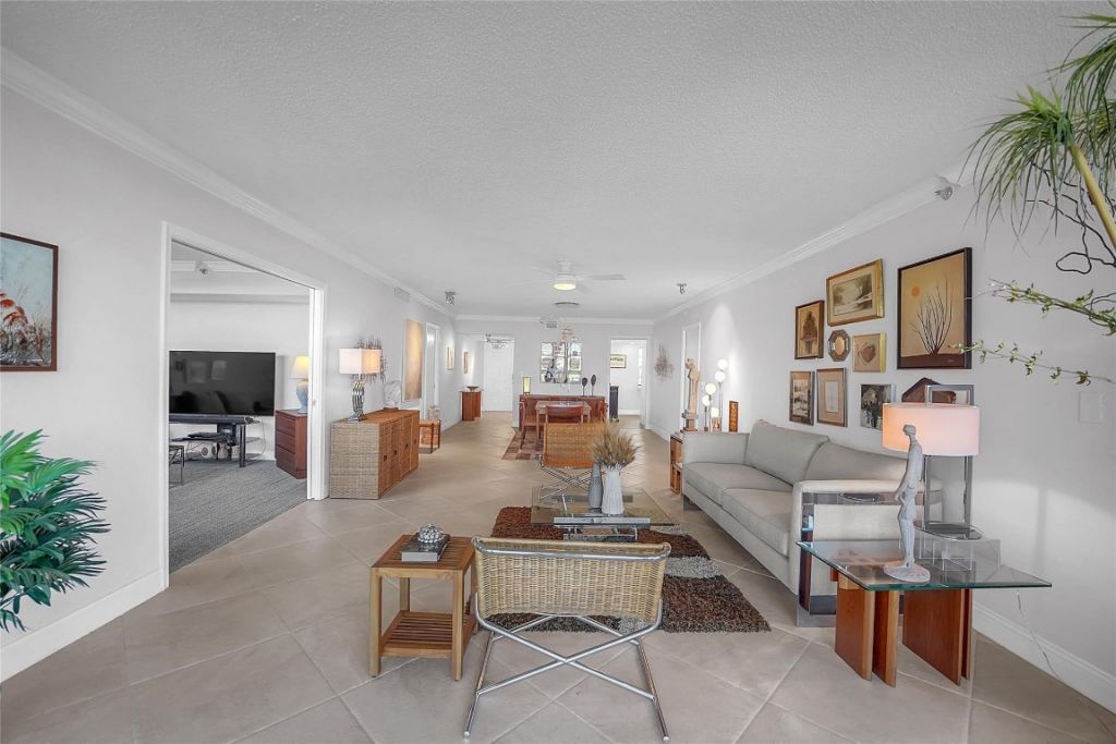 4015 W Palm Aire Drive, Unit 703, Pompano Beach, FL 33069 Photo