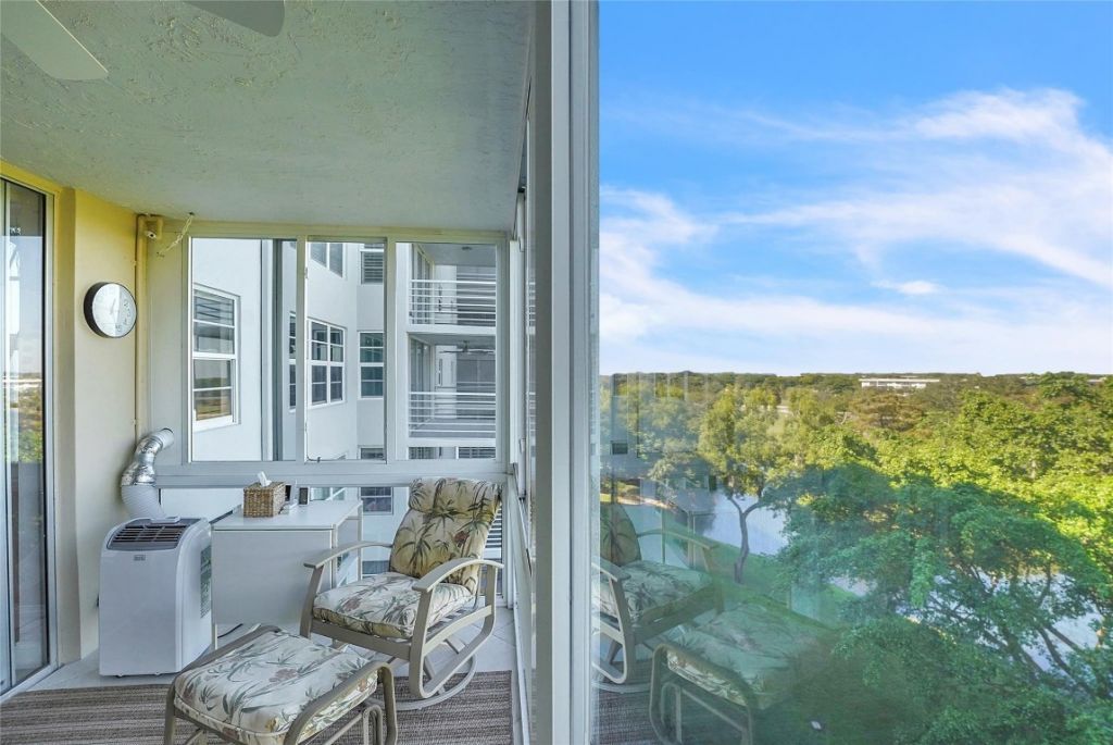 4015 W Palm Aire Drive, Unit 703, Pompano Beach, FL 33069 Photo