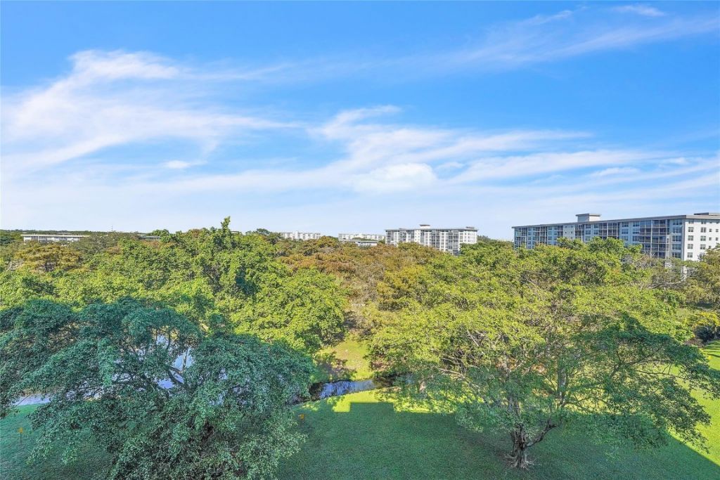 4015 W Palm Aire Drive, Unit 703, Pompano Beach, FL 33069 Photo