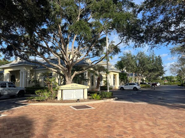 1935 Commerce Lane, Unit 7, Jupiter, FL 33458