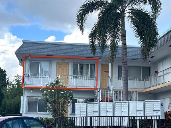 2840 Cynthia Lane, Unit 207, Lake Worth Beach, FL 33461