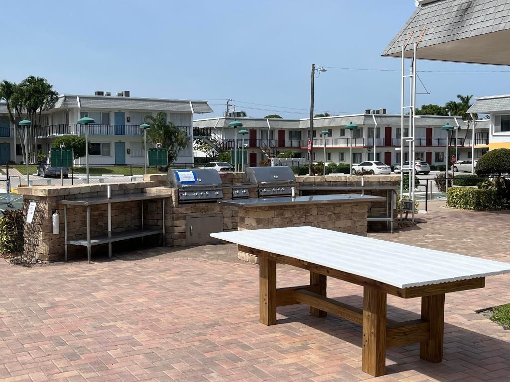 2840 Cynthia Lane, Unit 207, Lake Worth Beach, FL 33461 Photo