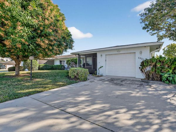 5926 Los Alamos Lane, Delray Beach, FL 33484