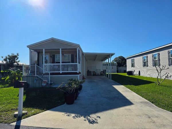 99 Sandhill Boulevard, Fort Pierce, FL 34982