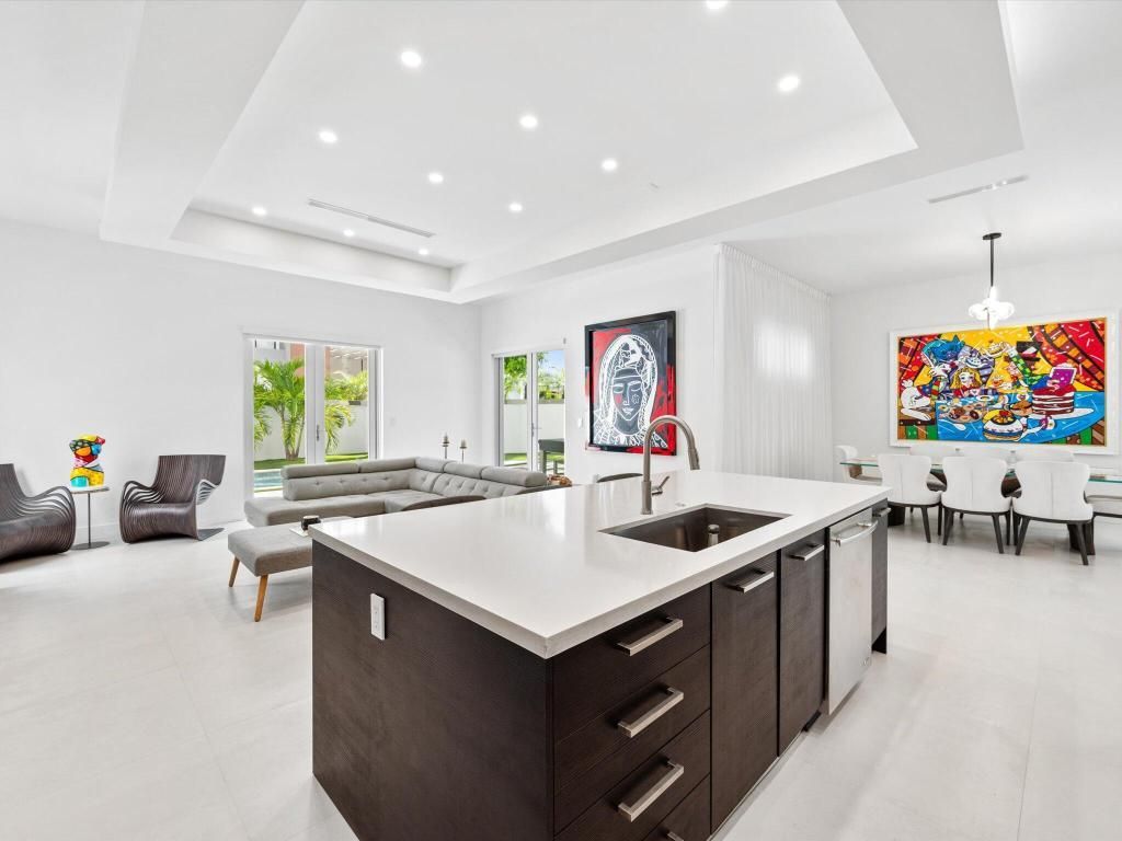 8405 NW 34th Street, Doral, FL 33122 Photo