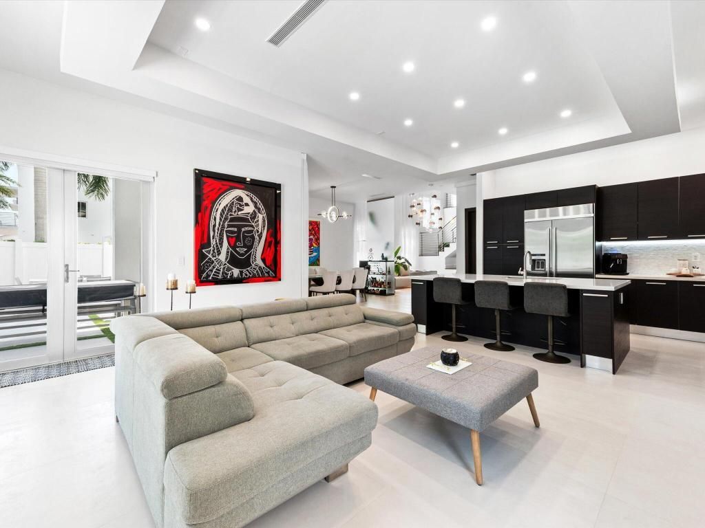 8405 NW 34th Street, Doral, FL 33122 Photo