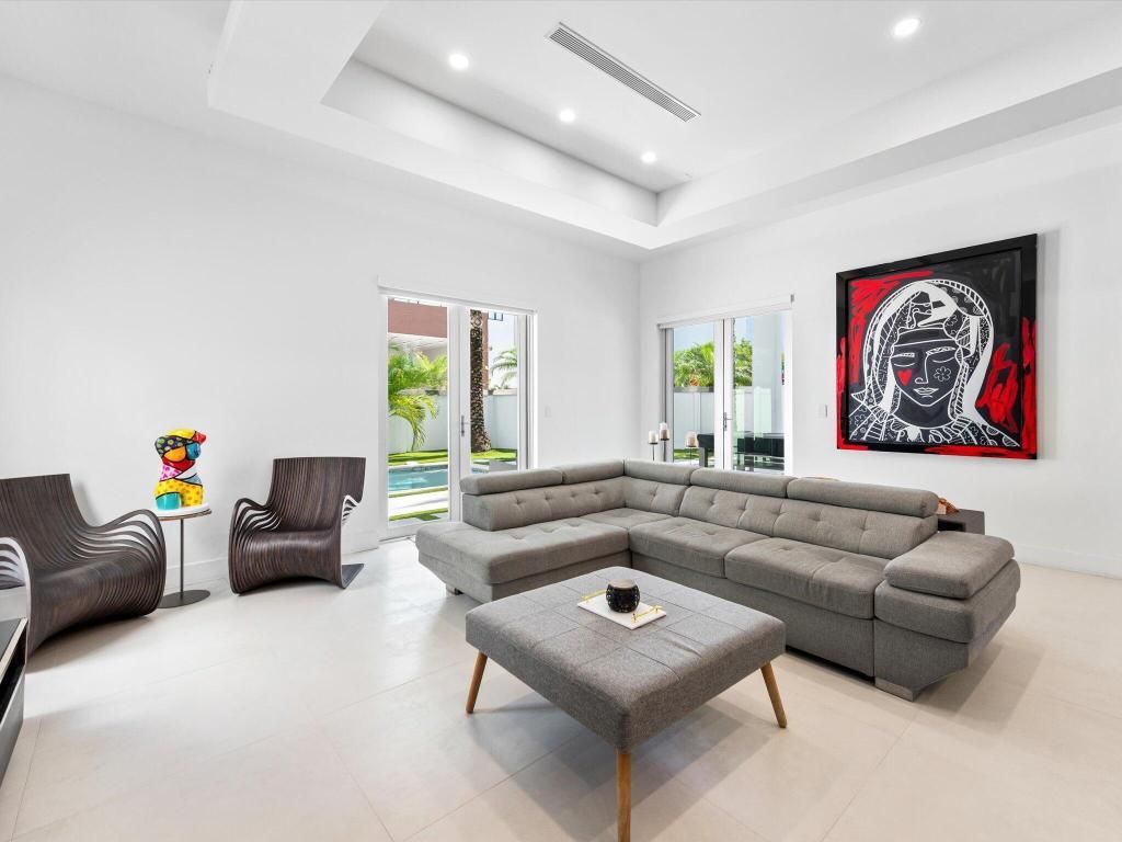 8405 NW 34th Street, Doral, FL 33122 Photo