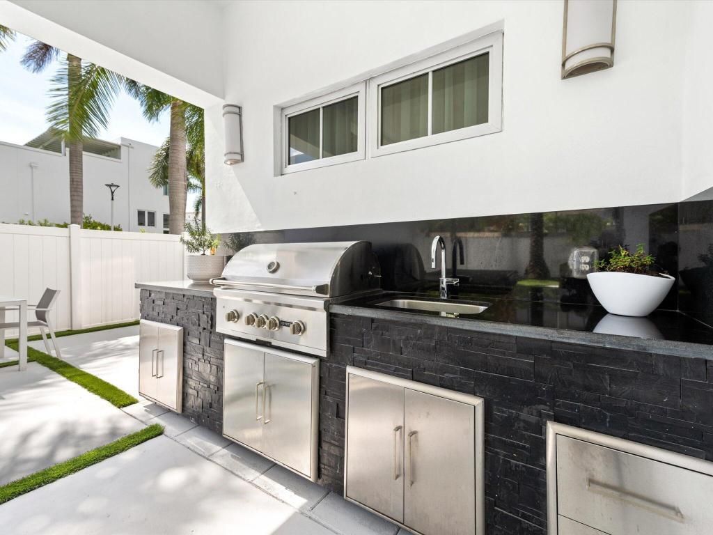 8405 NW 34th Street, Doral, FL 33122 Photo