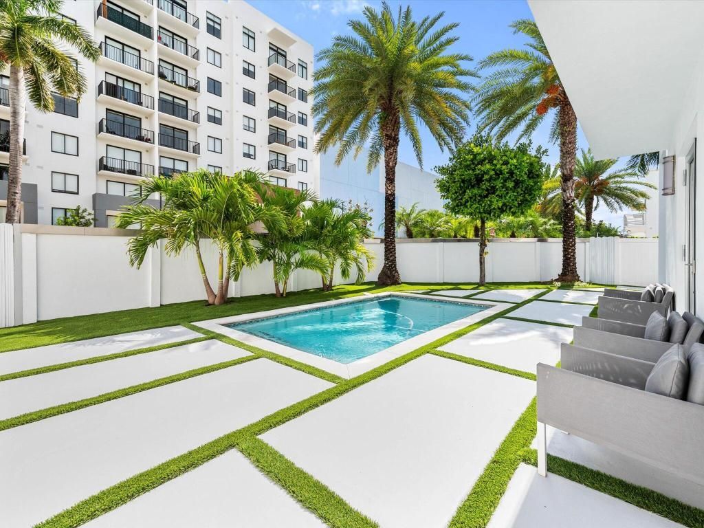 8405 NW 34th Street, Doral, FL 33122 Photo