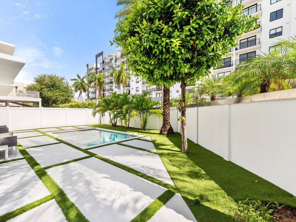 8405 NW 34th Street, Doral, FL 33122 Photo