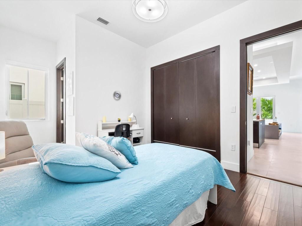 8405 NW 34th Street, Doral, FL 33122 Photo