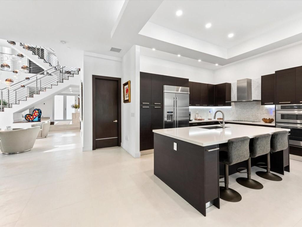 8405 NW 34th Street, Doral, FL 33122 Photo