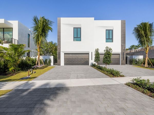 723 Lake Avenue N, Delray Beach, FL 33483