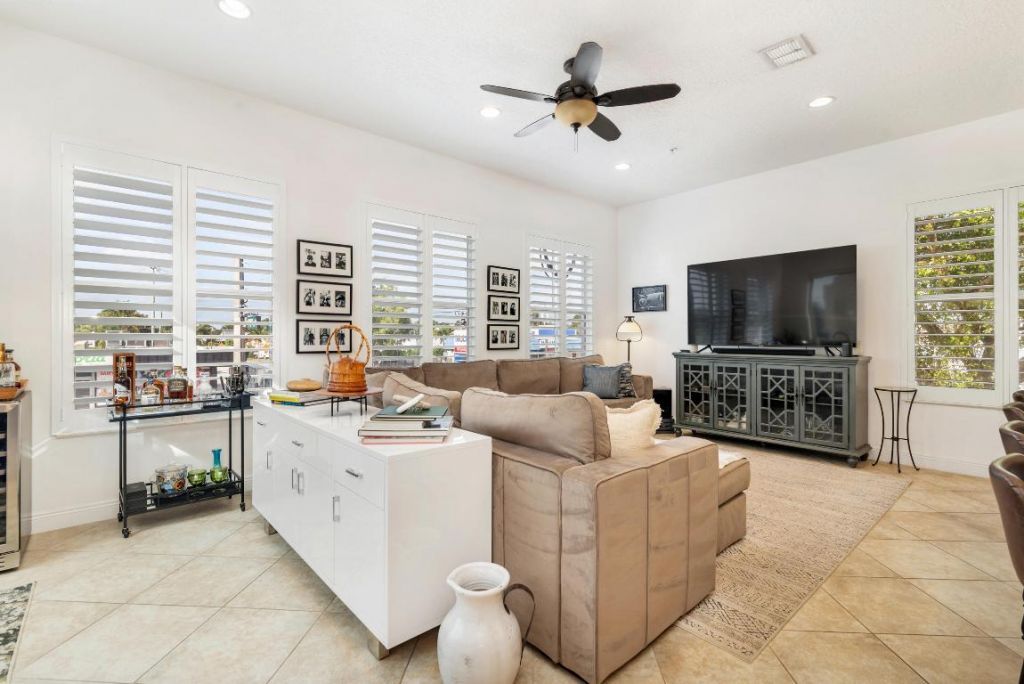 3600 S Dixie Highway, Unit 200, West Palm Beach, FL 33405 Photo