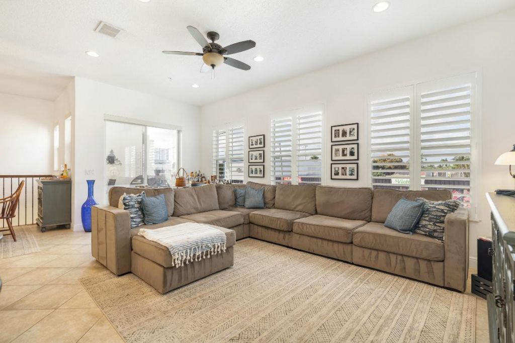 3600 S Dixie Highway, Unit 200, West Palm Beach, FL 33405 Photo