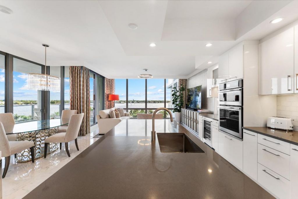 1 Water Club Way, Unit 603, North Palm Beach, FL 33408 Photo