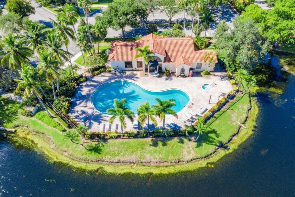 3857 Coral Tree Circle, Unit 204, Coconut Creek, FL 33073 Photo