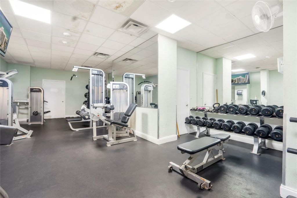 3180 S Ocean Drive, Unit 517, Hallandale Beach, FL 33009 Photo