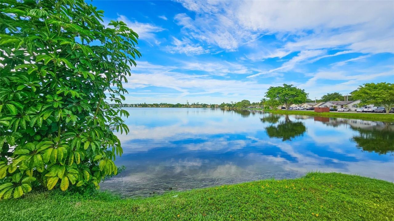 416 Lakeside Drive, Unit 129, Margate, FL 33063 Photo