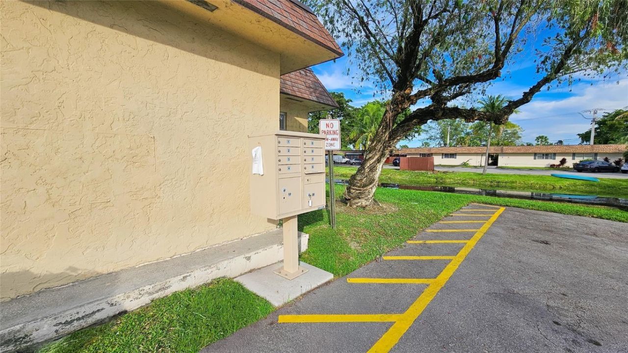 416 Lakeside Drive, Unit 129, Margate, FL 33063 Photo