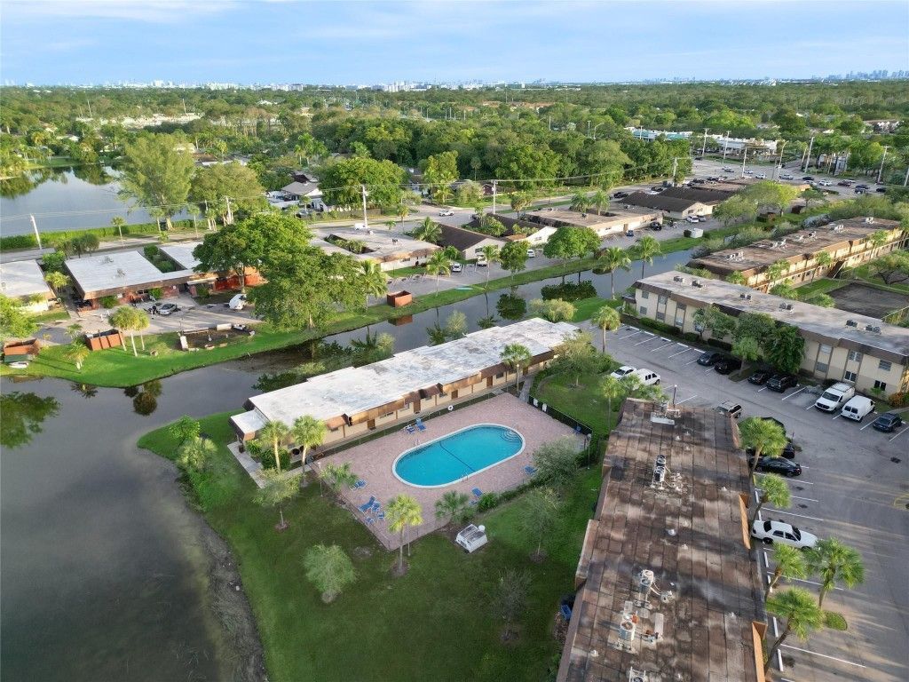 416 Lakeside Drive, Unit 129, Margate, FL 33063 Photo