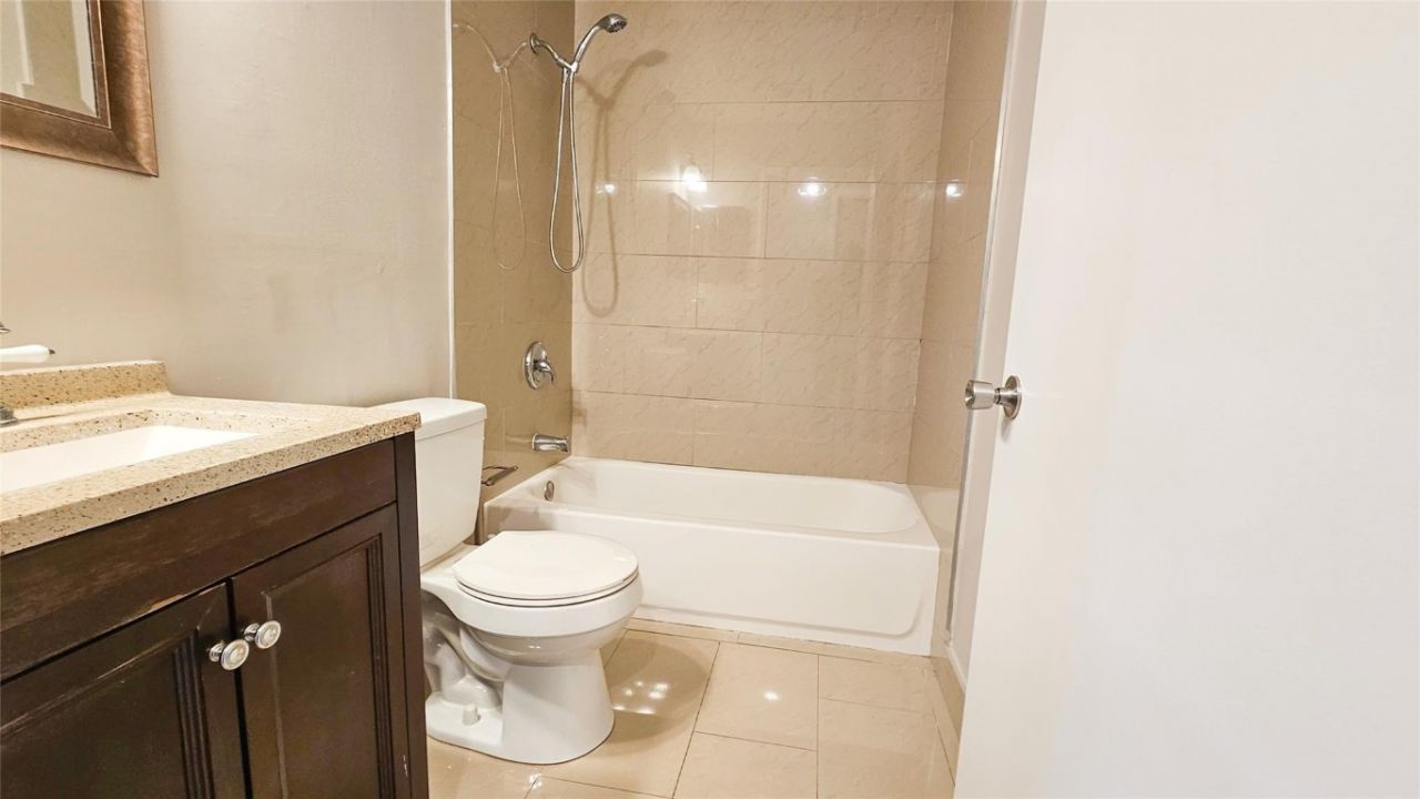 416 Lakeside Drive, Unit 129, Margate, FL 33063 Photo
