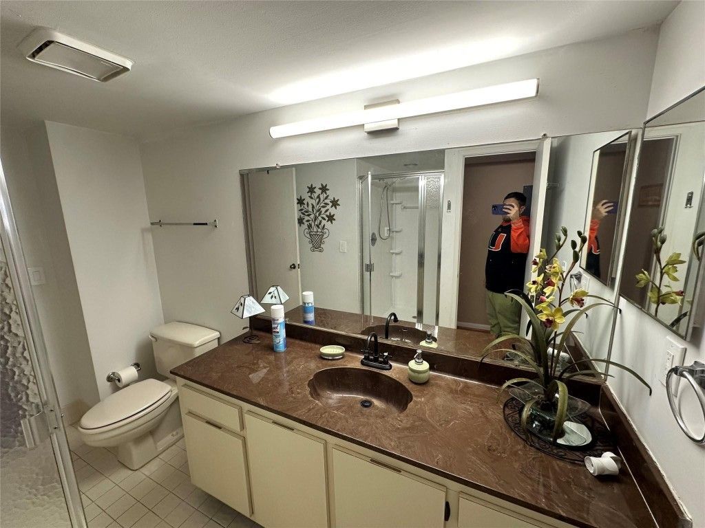 2206 S Cypress Bend Drive, Unit 305, Pompano Beach, FL 33069 Photo