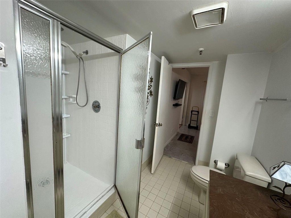 2206 S Cypress Bend Drive, Unit 305, Pompano Beach, FL 33069 Photo