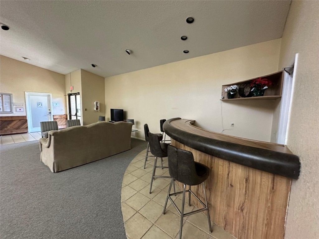 2206 S Cypress Bend Drive, Unit 305, Pompano Beach, FL 33069 Photo