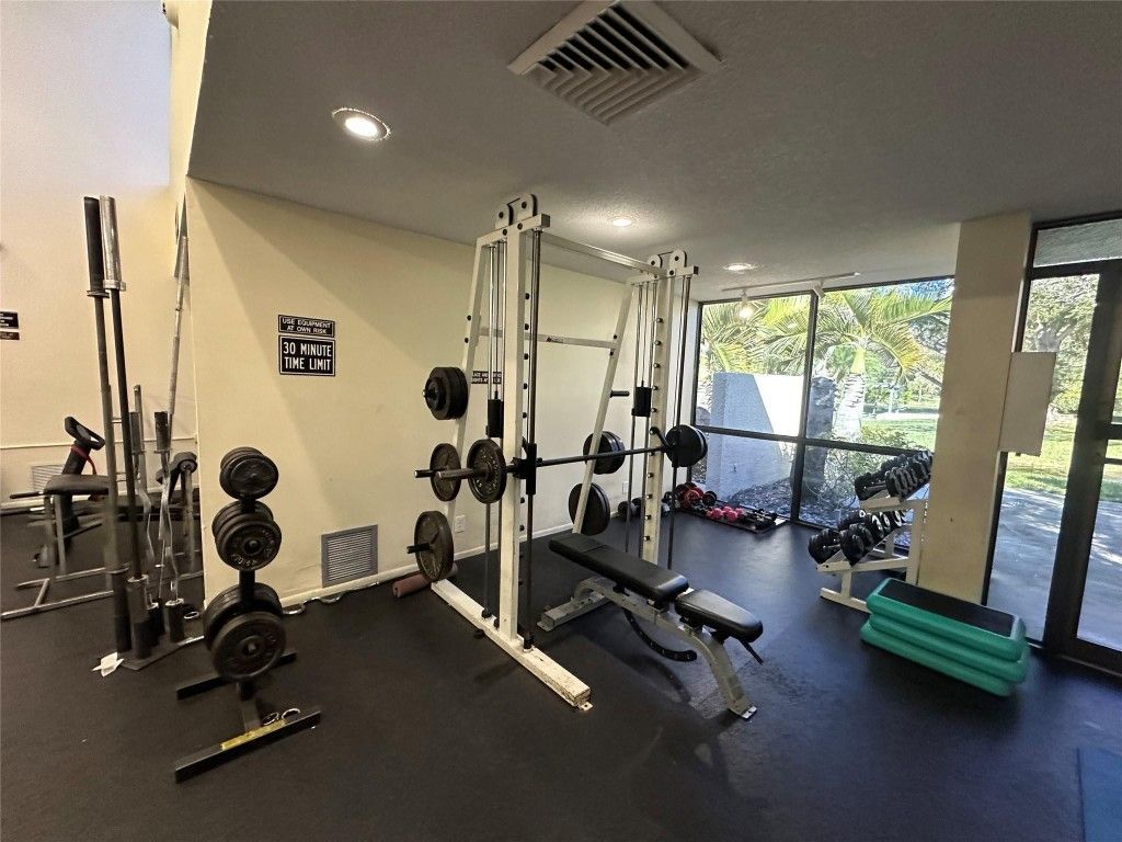 2206 S Cypress Bend Drive, Unit 305, Pompano Beach, FL 33069 Photo