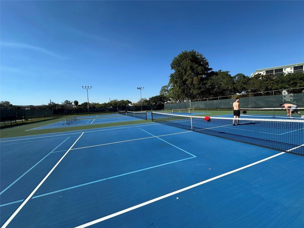 2206 S Cypress Bend Drive, Unit 305, Pompano Beach, FL 33069 Photo