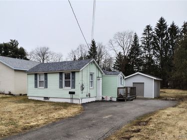 19 Burr Avenue, New York Mills, NY 13417