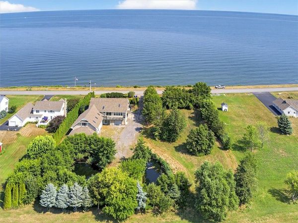 14462 Lakeshore Road, Kent, NY 14477