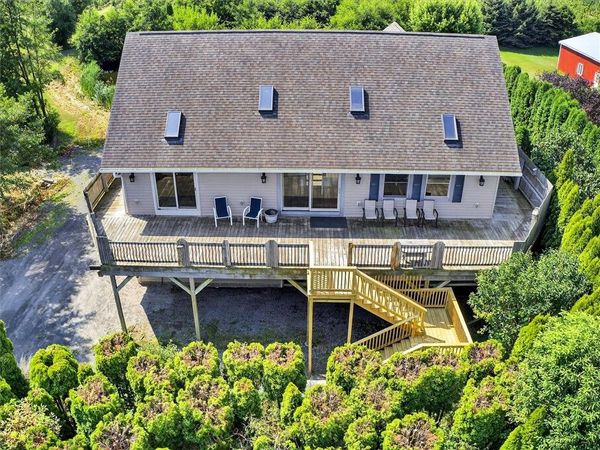 14462 Lakeshore Road, Kent, NY 14477