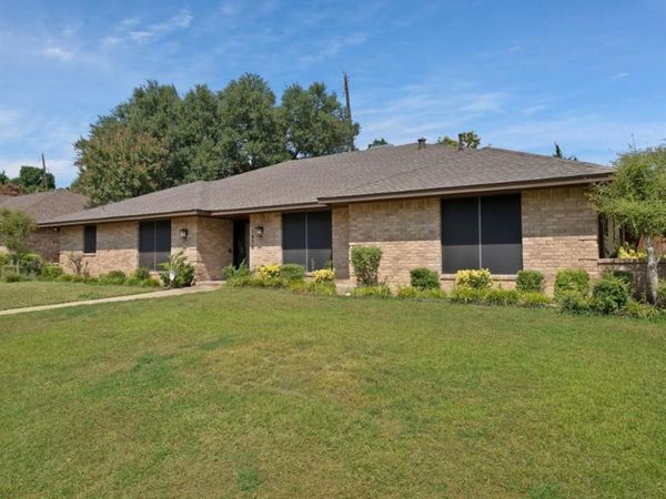 1406 Shadybrook Drive, DeSoto, TX 75115