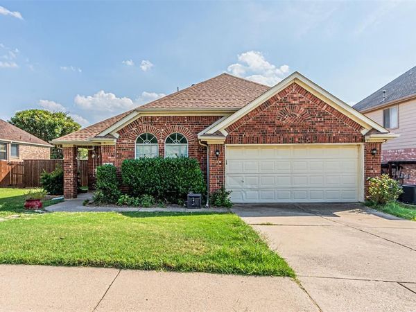 5504 Thornberry Drive, Fort Worth, TX 76137