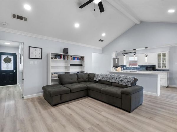 7629 Cedarhill Road, Watauga, TX 76148