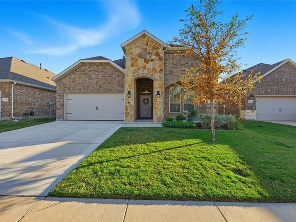 11024 Gold Pan Trail, Aubrey, TX 76227