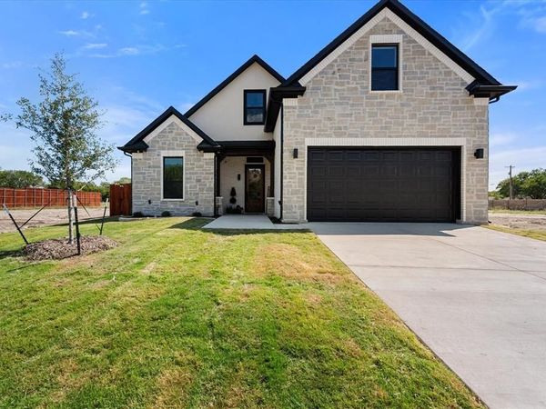 122 Yvonne Street, Red Oak, TX 75154