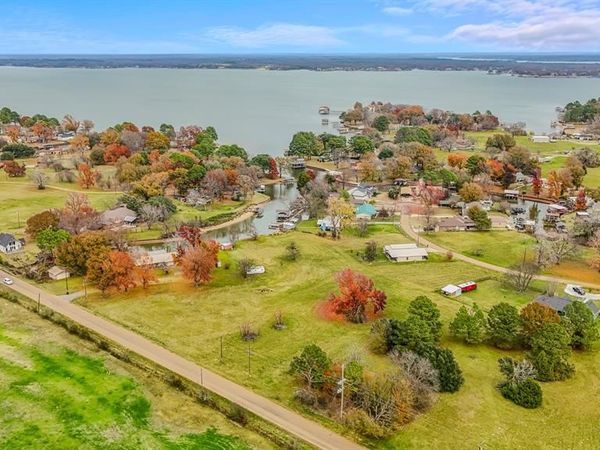 103 Bar T Parkway, Trinidad, TX 75163