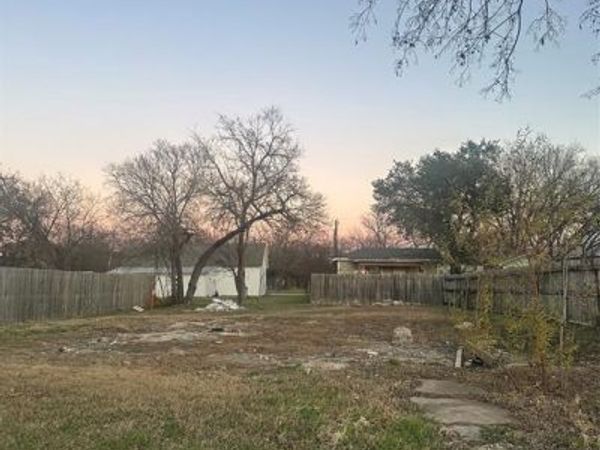 606 Mill Street, Gainesville, TX 76240