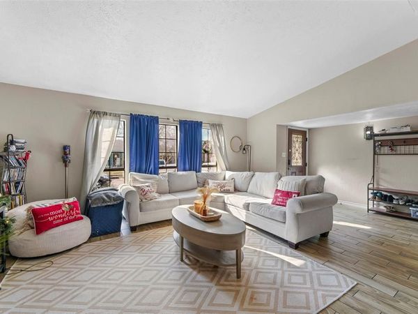 3013 Villa Sur Trail, Dallas, TX 75228