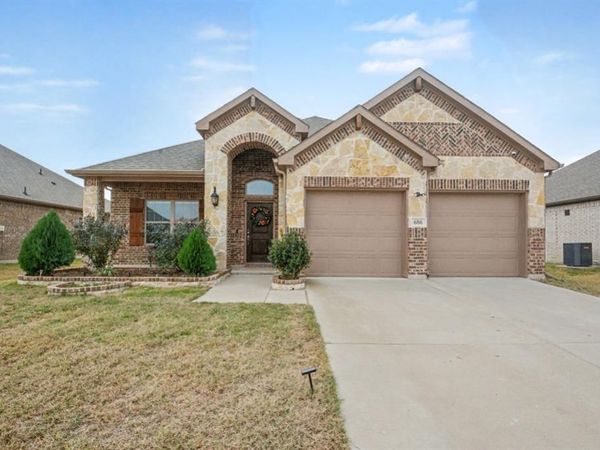 686 Navasota Drive, Crandall, TX 75114