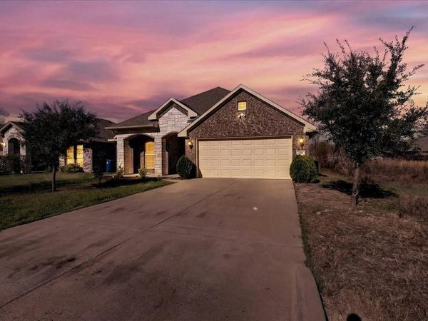108 Westview Drive, Gun Barrel City, TX 75156