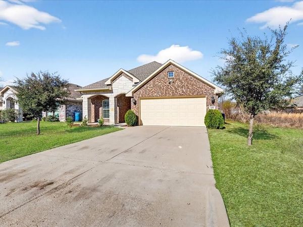 108 Westview Drive, Gun Barrel City, TX 75156