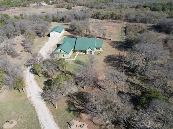 1079 Mountain Bluebird Court, Graford, TX 76449