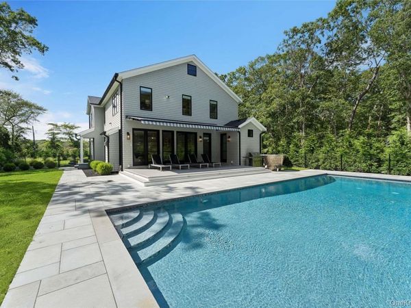 12 Old Main Road, Quogue, NY 11959