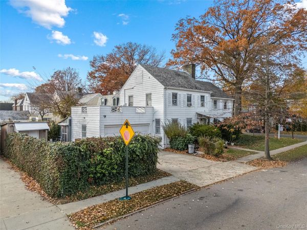 52-06 Bowne Street, Flushing, NY 11355